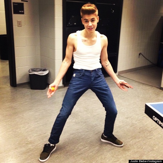 Justin Bieber in skinny jeans